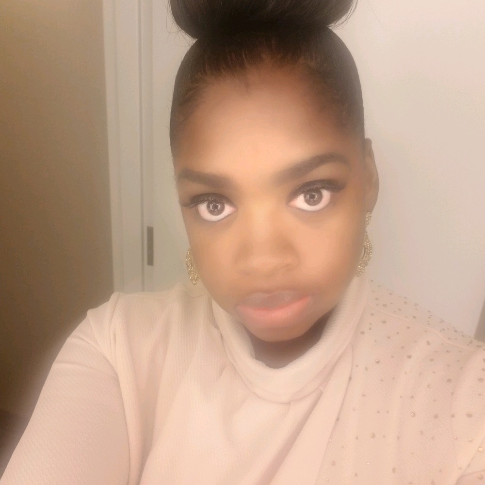 Meet your Posher, Jenay